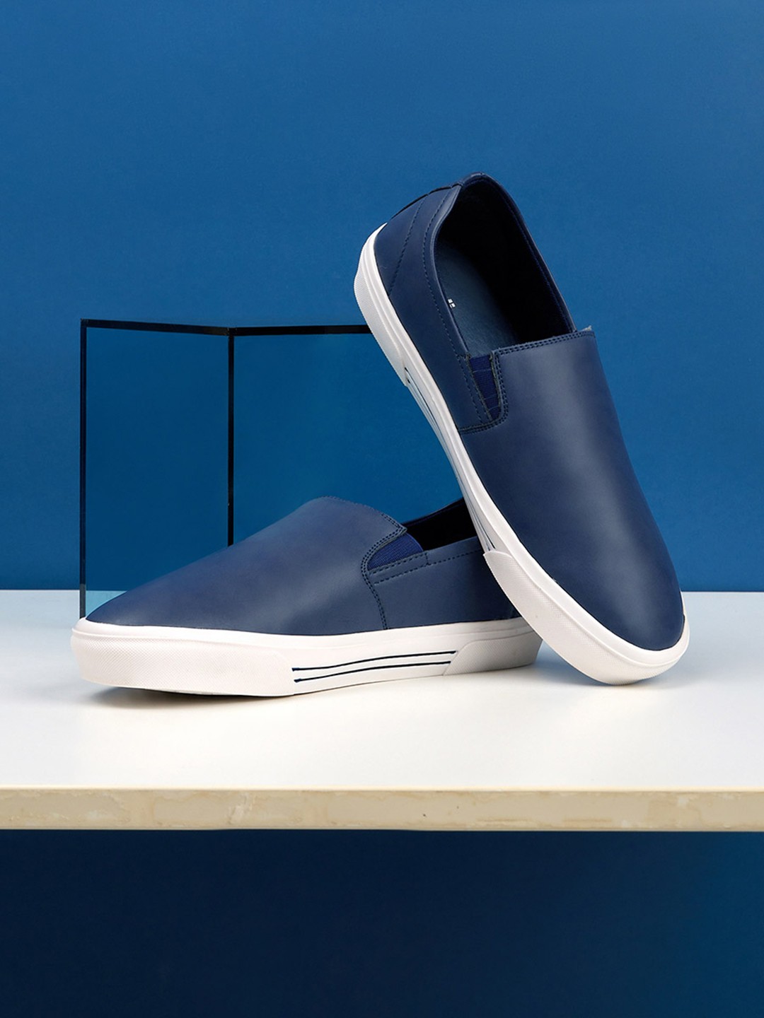 

Styli Men Navy Blue And White Comfort Insole Slip-On Sneakers