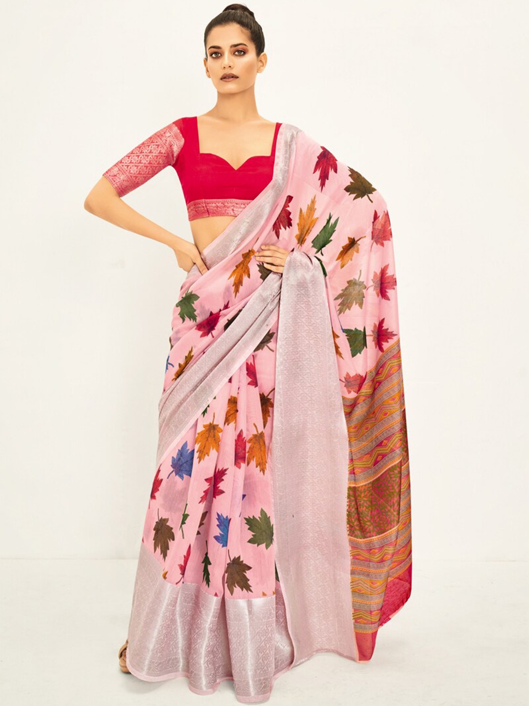 

DIVASTRI Floral Printed Zari Saree, Pink