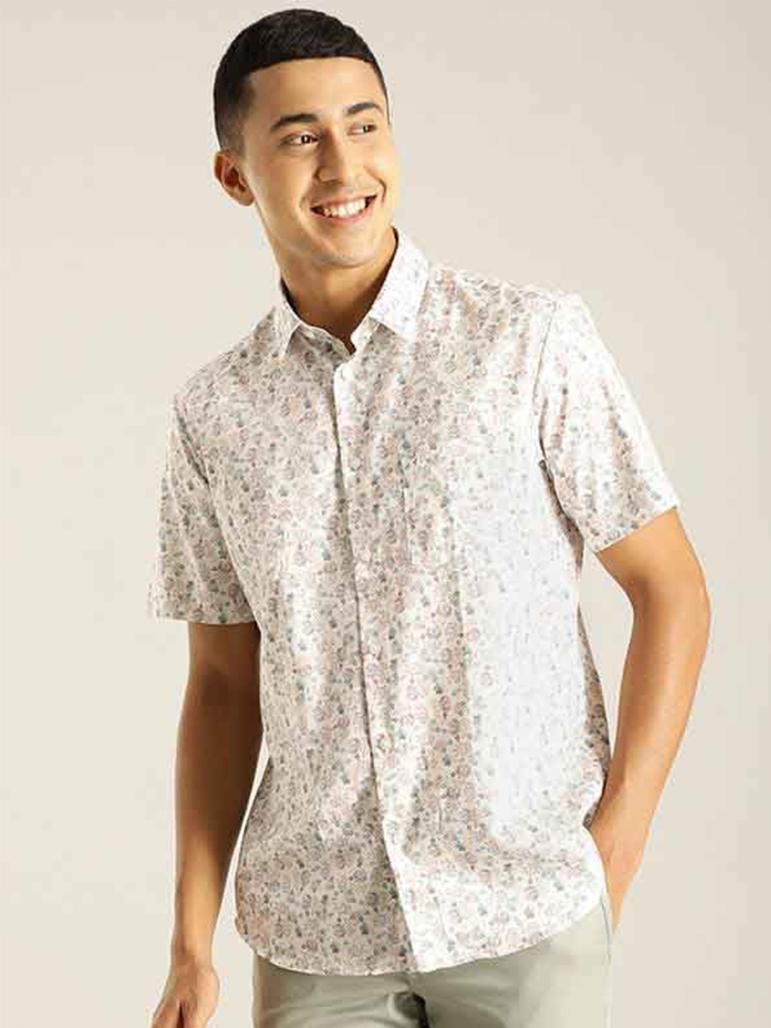 

Indian Terrain Chiseled Slim Fit Floral Printed Pure Cotton Casual Shirt, White