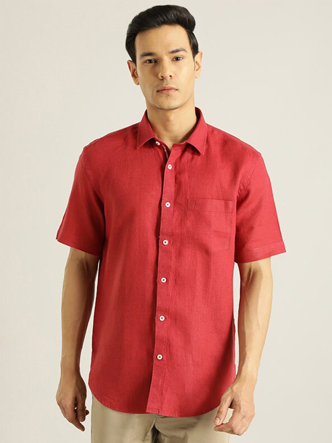 

Indian Terrain Men Red Chiseled Slim Fit Opaque Pure Cotton Casual Shirt