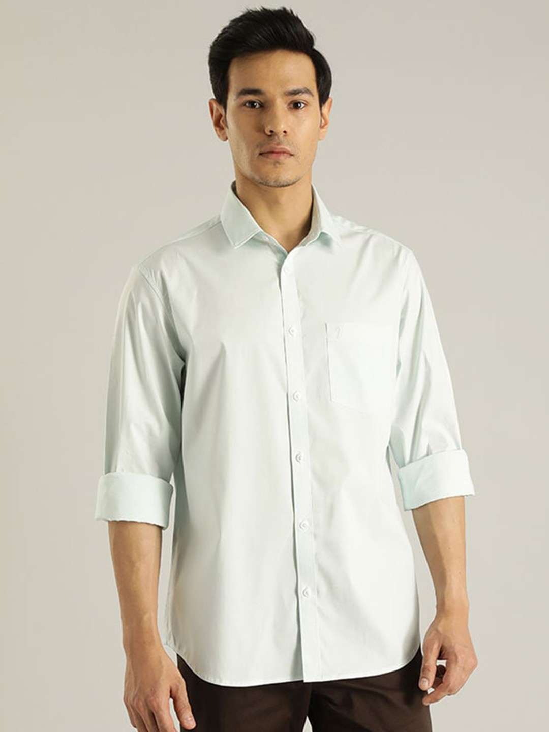 

Indian Terrain Spread Collar Chiseled-Fit Slim Fit Cotton Casual Shirt, Green