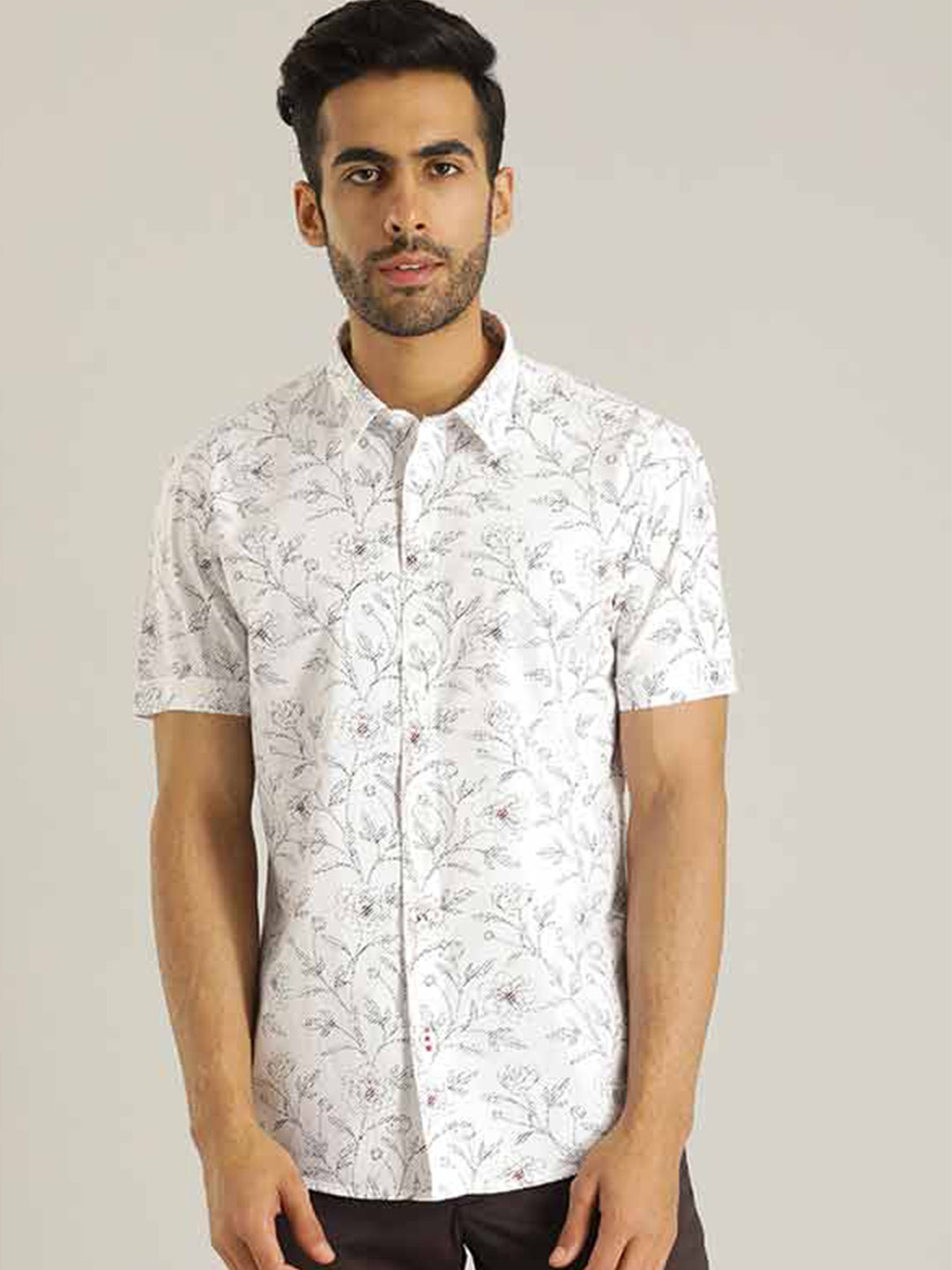 

Indian Terrain Printed Floral Chiseled Slim Fit Opaque Pure Cotton Casual Shirt, White