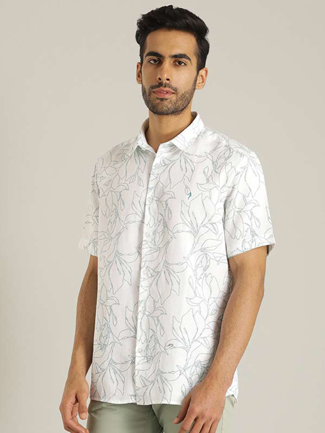 

Indian Terrain Chiseled Slim Fit Floral Printed Casual Shirt, White