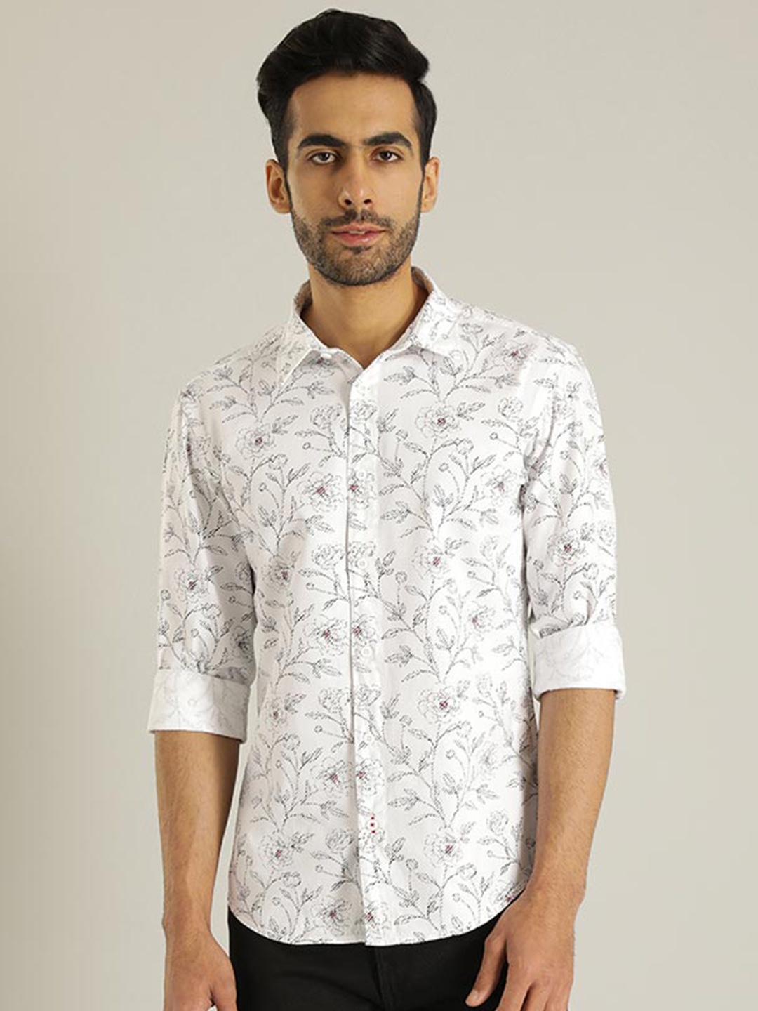 

Indian Terrain Men Chiseled Floral Printed Slim Fit Pure Cotton Casual Shirt, White