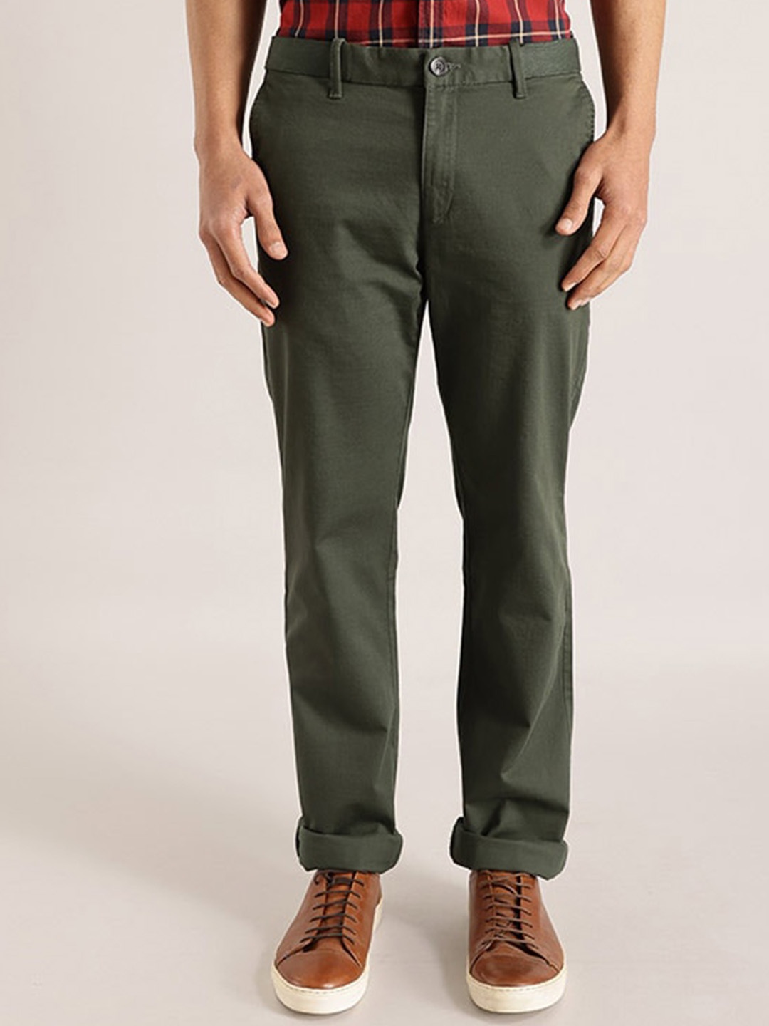 

Indian Terrain Men Brooklyn Slim Fit Mid-Rise Pure Cotton Chinos Trousers, Green