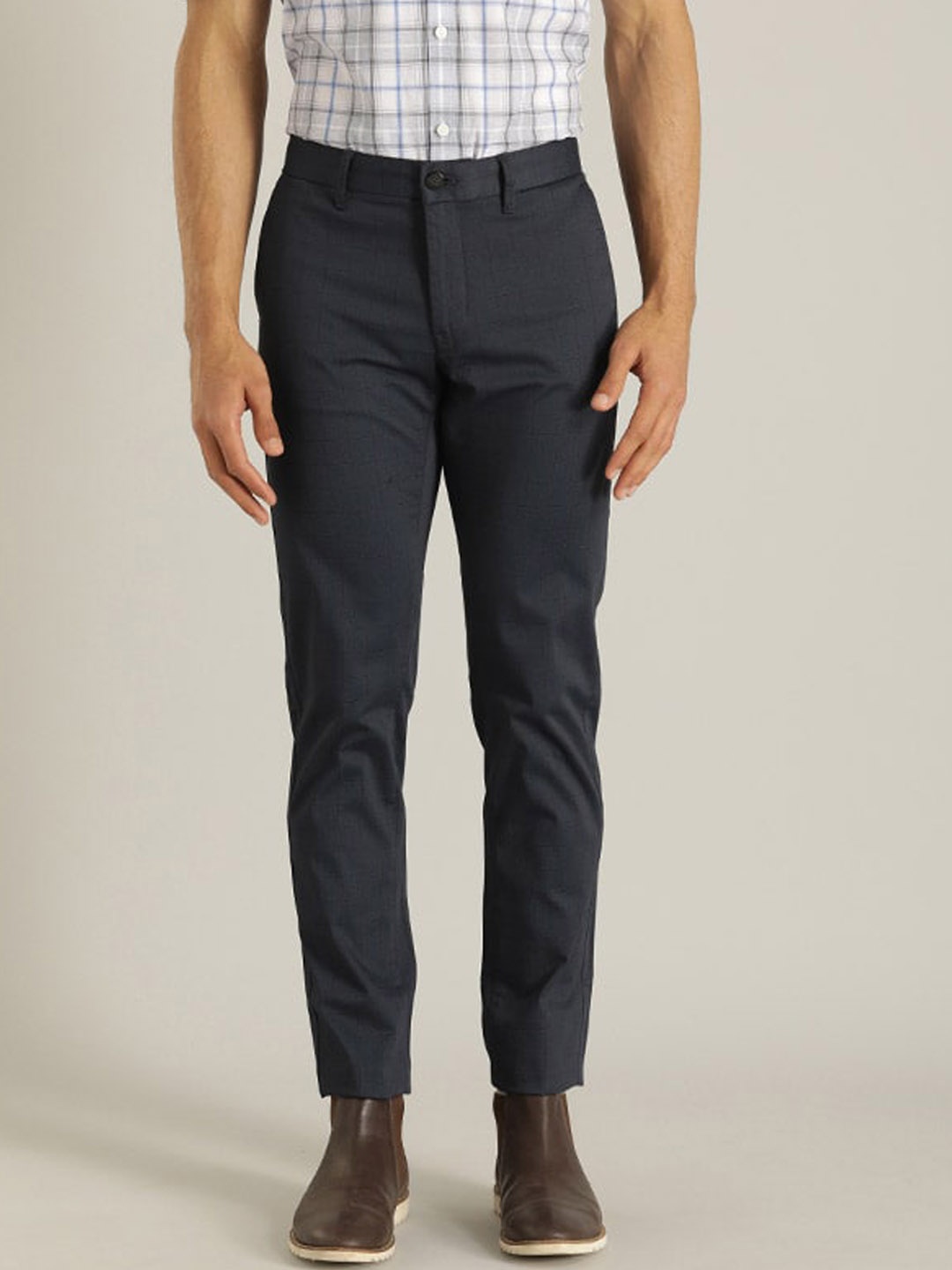 

Indian Terrain Men Checked Brooklyn Pure Cotton Slim Fit Trousers, Navy blue