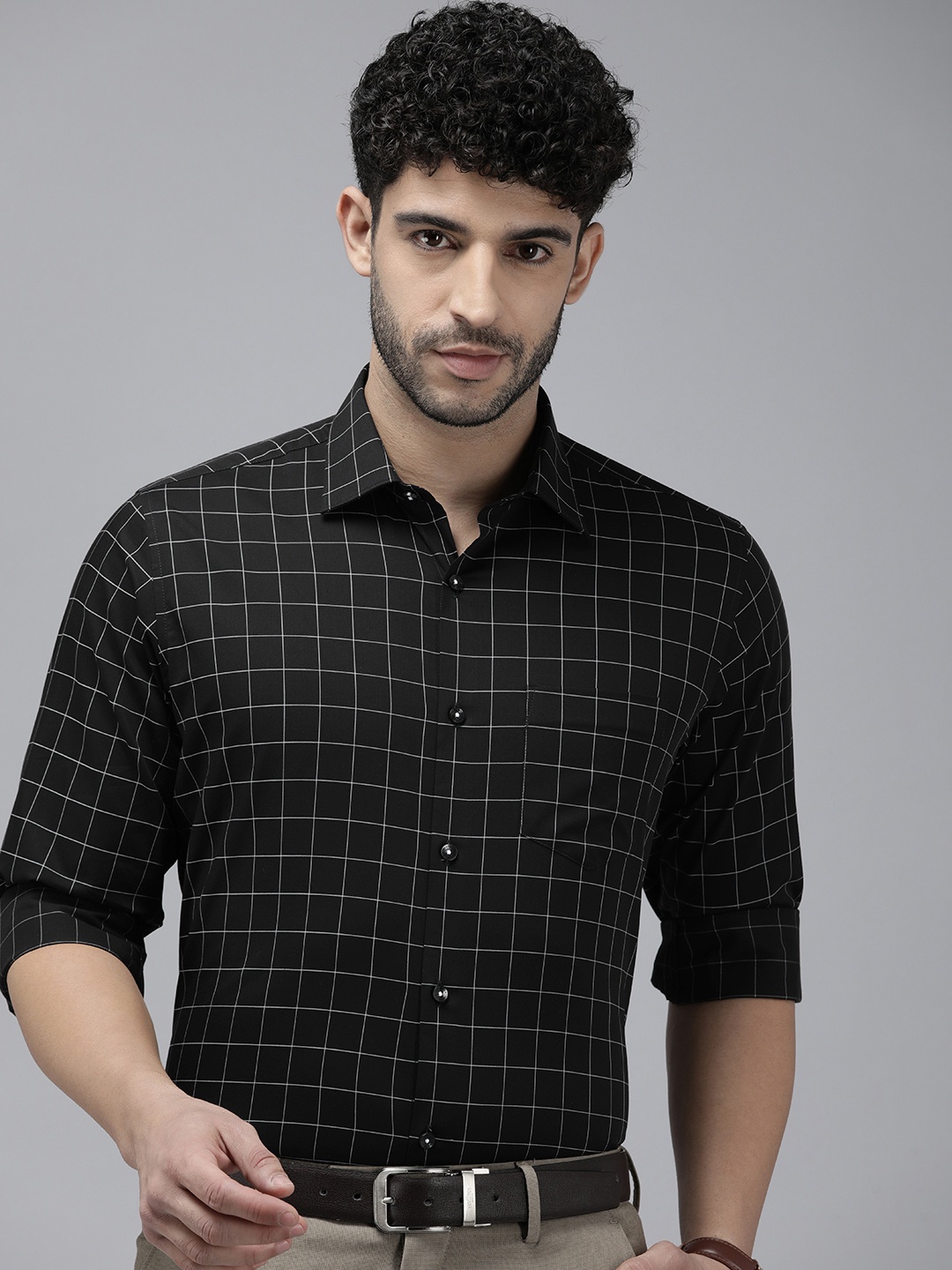 

Van Heusen Men Pure Cotton Opaque Checked Formal Shirt, Black