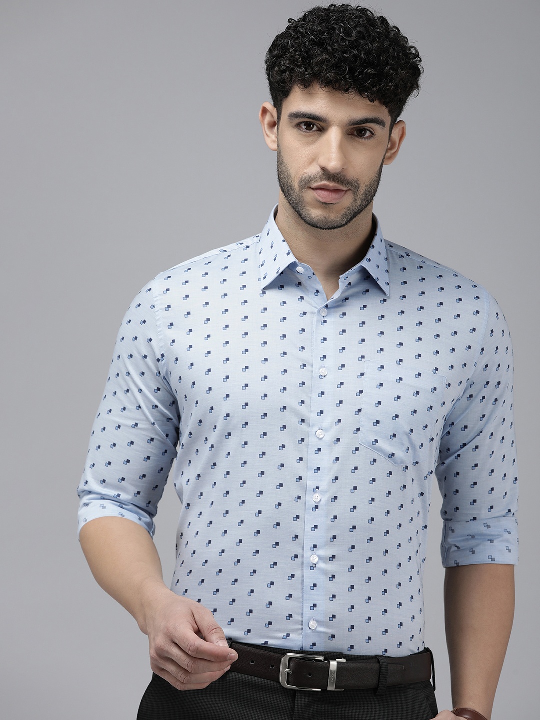 

Van Heusen Men Pure Cotton Slim Fit Opaque Formal Shirt, Blue
