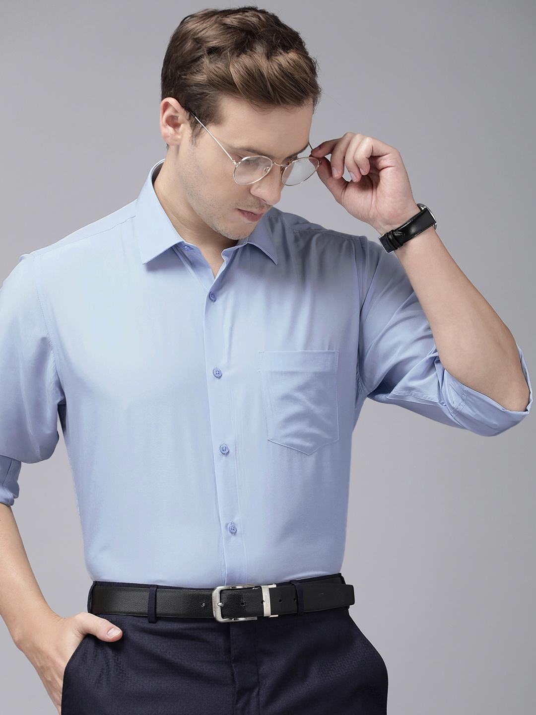 

Van Heusen Men Custom Fit Solid Formal Shirt, Blue