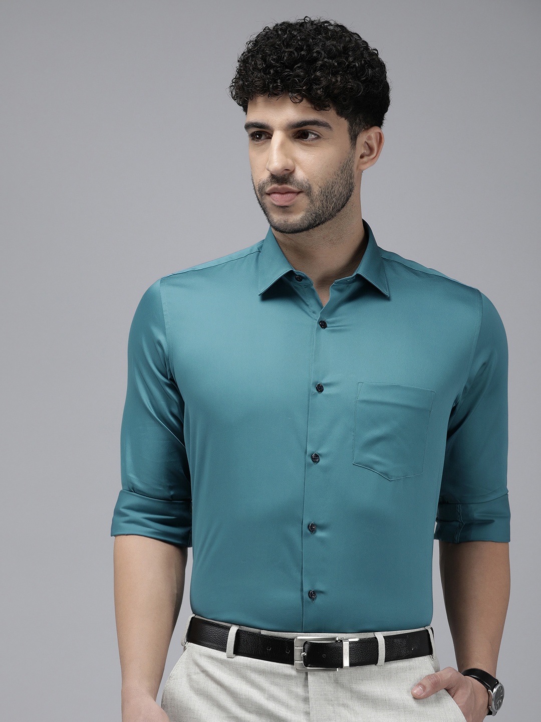 

Van Heusen Men Pure Cotton Opaque Formal Shirt, Turquoise blue