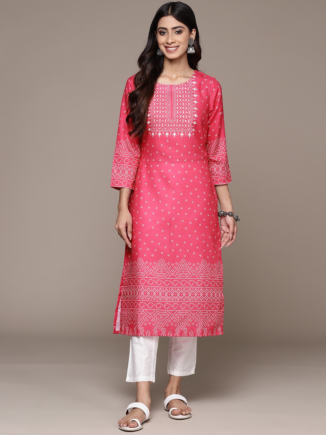 

Ishin Ethnic Motifs Printed Sequinned Kurta, Fuchsia