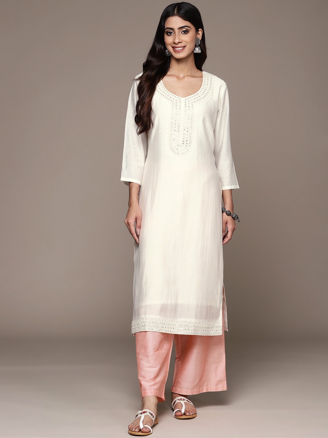 

Ishin Embellished Mirror Work Kurta, Off white