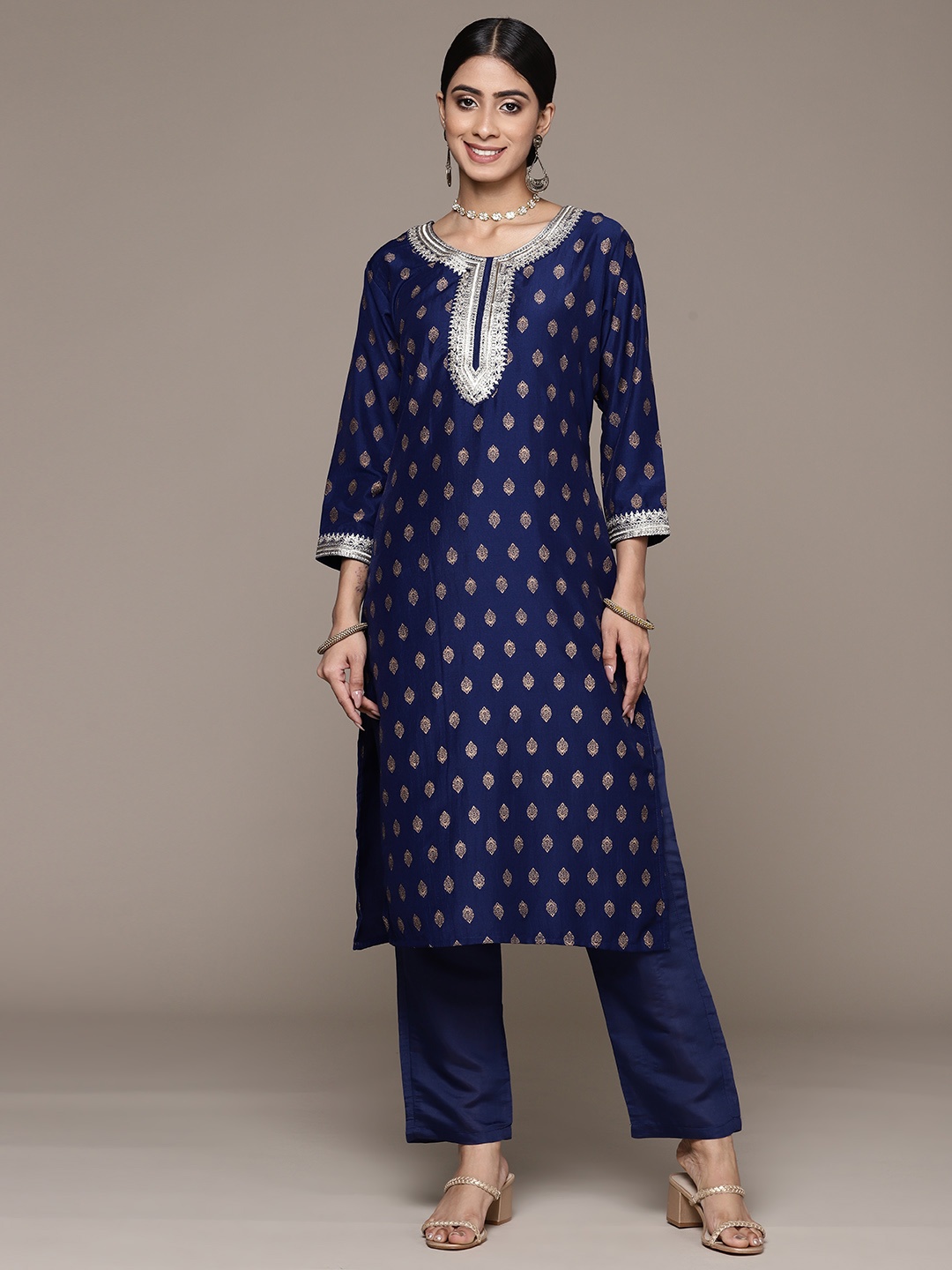 

Ishin Ethnic Motifs Foil Printed Zari Kurta With Trousers, Navy blue