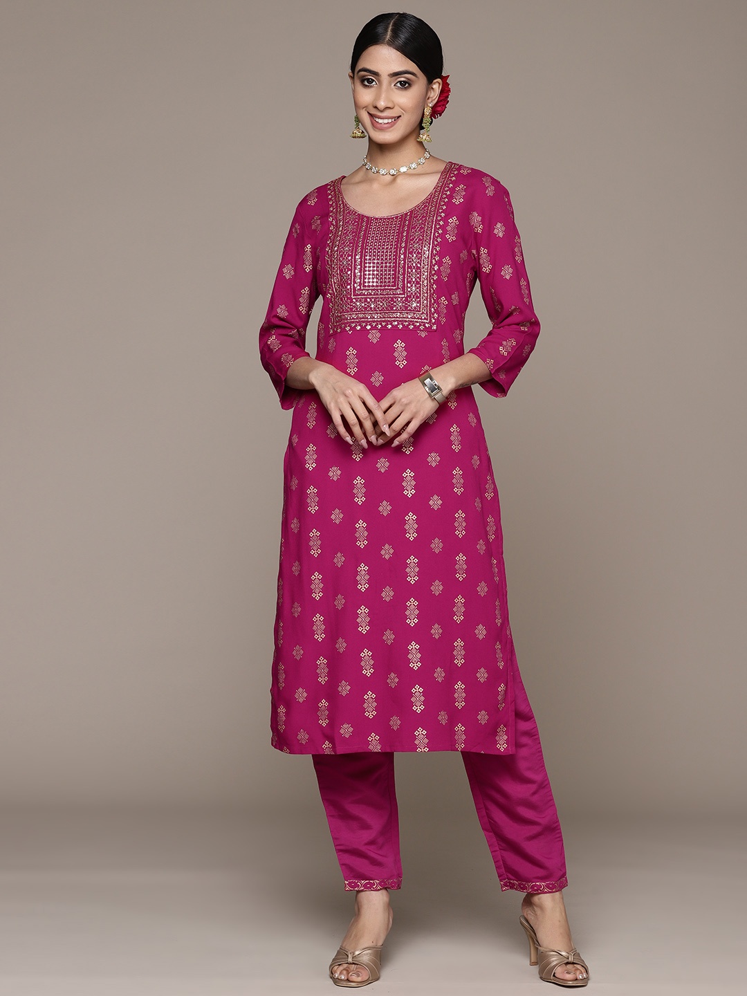 

Ishin Women Magenta Ethnic Motifs Printed Regular Thread Work Kurta with Trousers