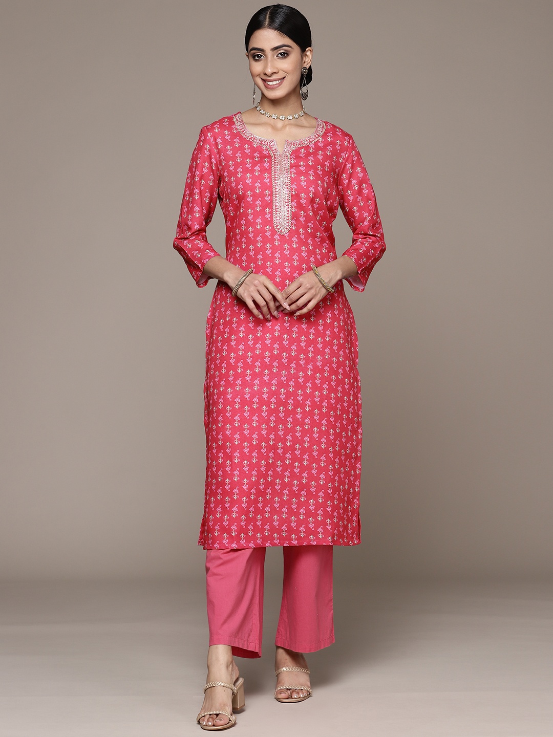 

Ishin Floral Printed Sequin Detailed Straight Kurta, Fuchsia