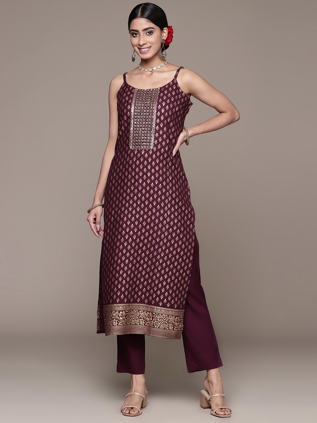 

Ishin Women Burgundy Ethnic Motifs Printed Regular Sequinned Kurta with Trousers