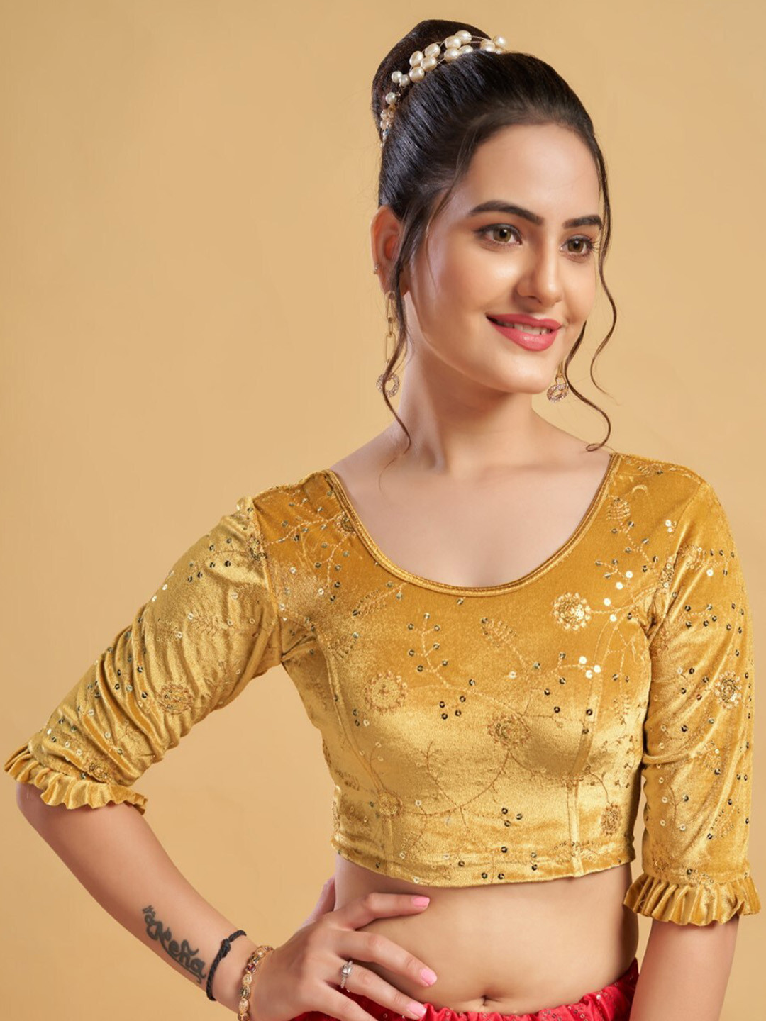 

HIMRISE Embroidered Sequinned Round Neck Saree Blouse, Gold