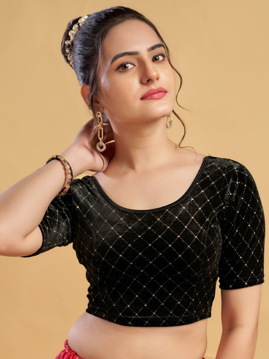 

HIMRISE Round Neck Embellished Zari Saree Blouse, Black
