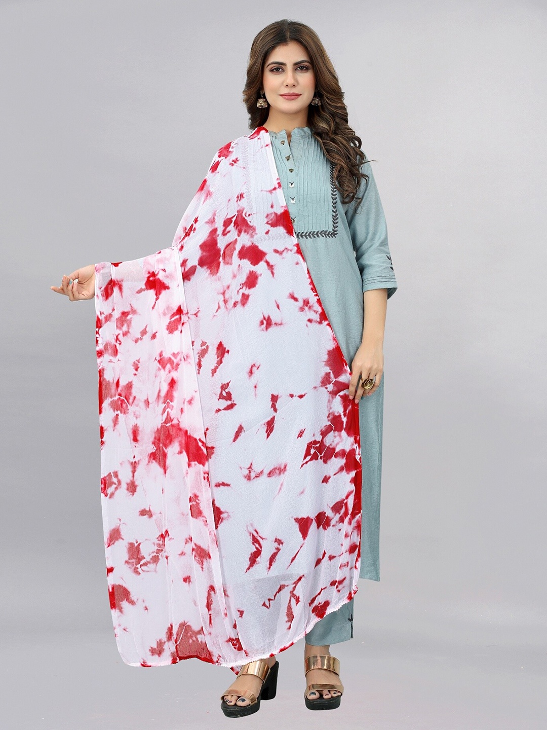 

APNISHA Dyed Chiffon Dupatta, Red