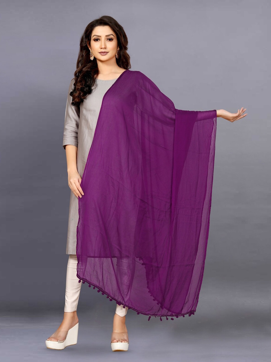 

APNISHA Solid Tasselled Border Dupatta, Purple