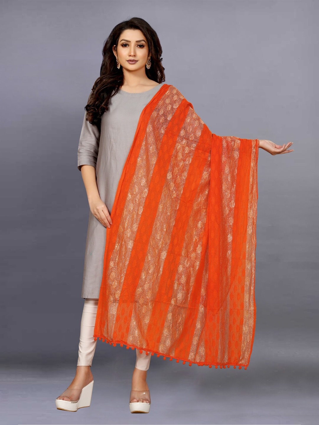

APNISHA Striped Net Tasselled Dupatta, Orange