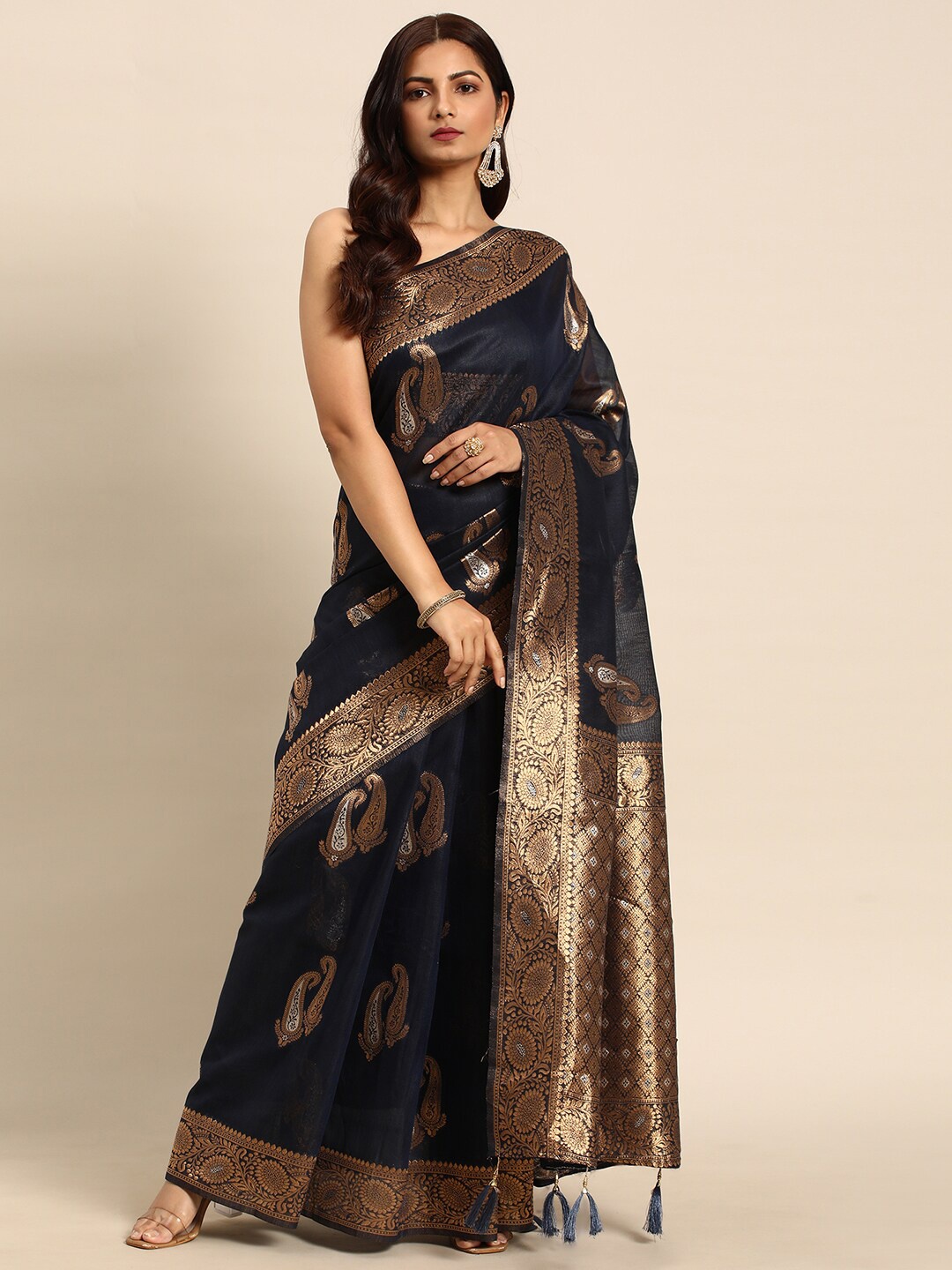 

all about you Black & Gold-Toned Paisley Woven Design Zari Organza Banarasi Saree
