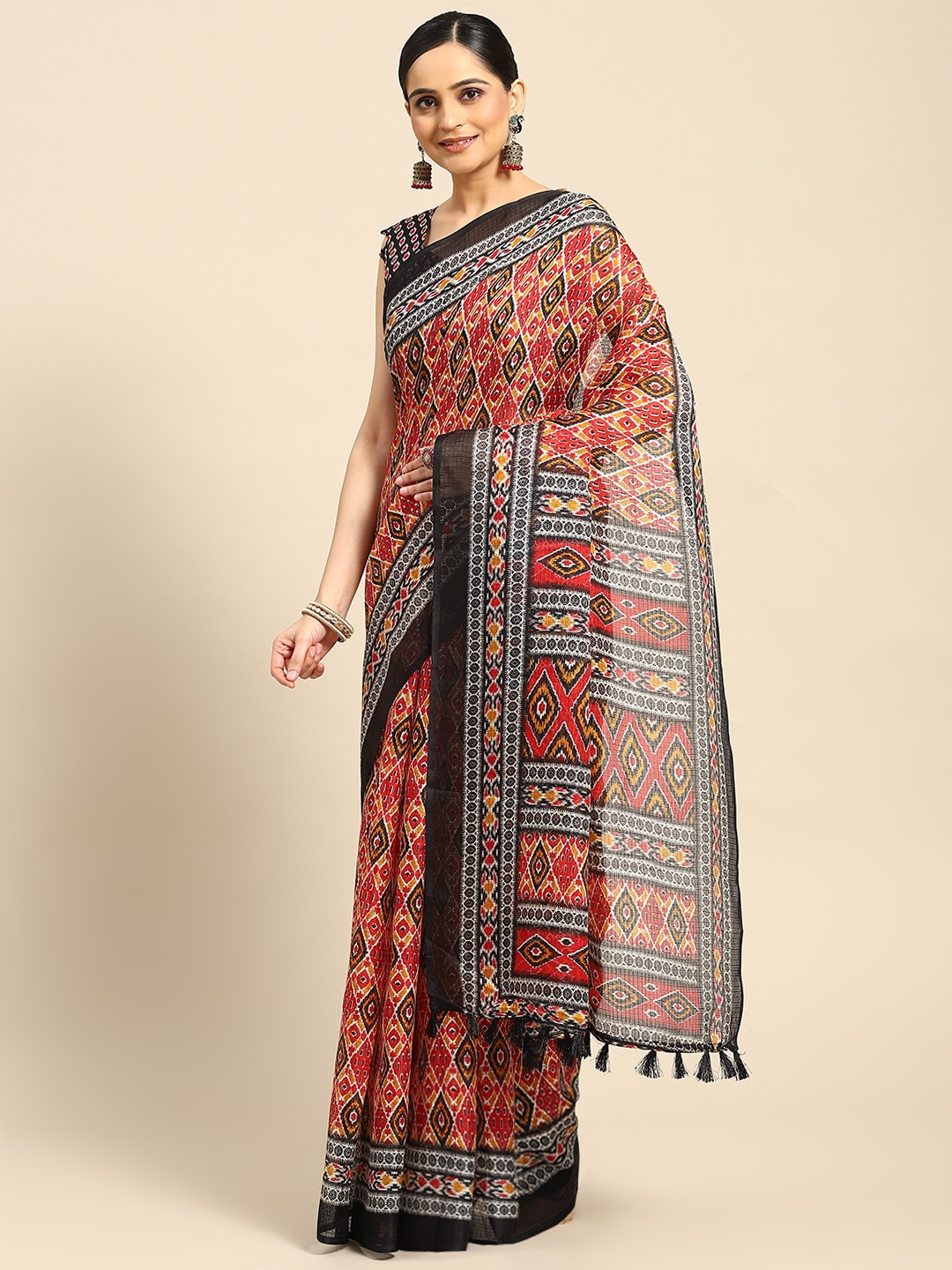 

AHIKA Geometric Printed Saree, Black