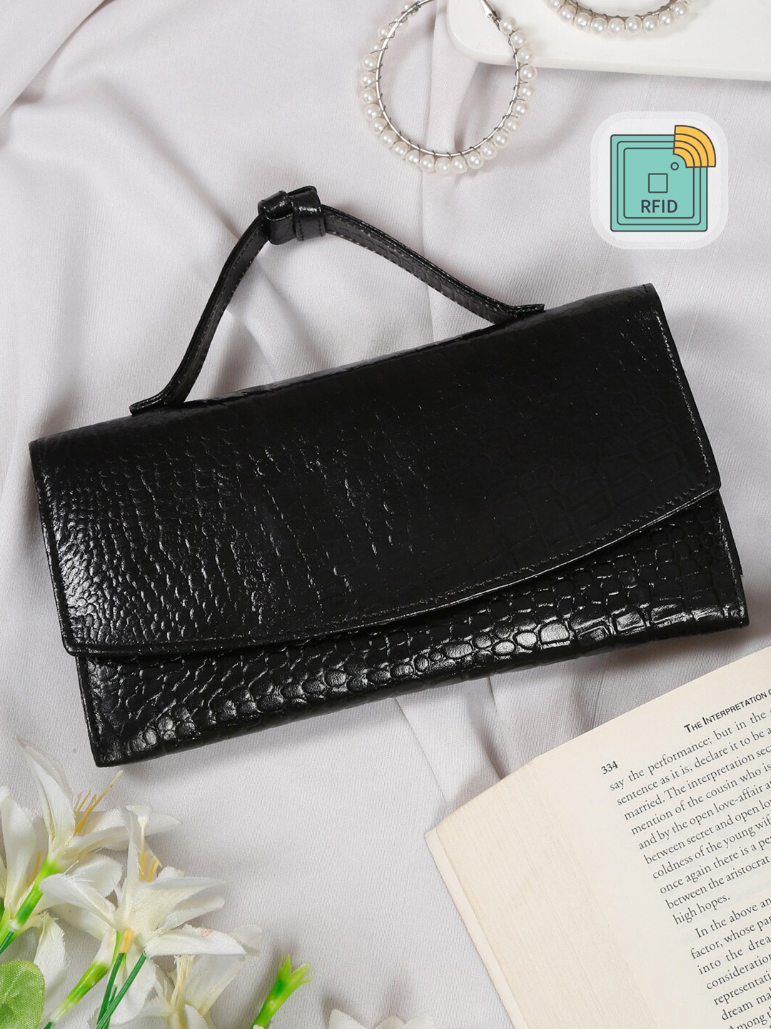 

Teakwood Leathers Women Textured Leather Two Fold Wallet, Black