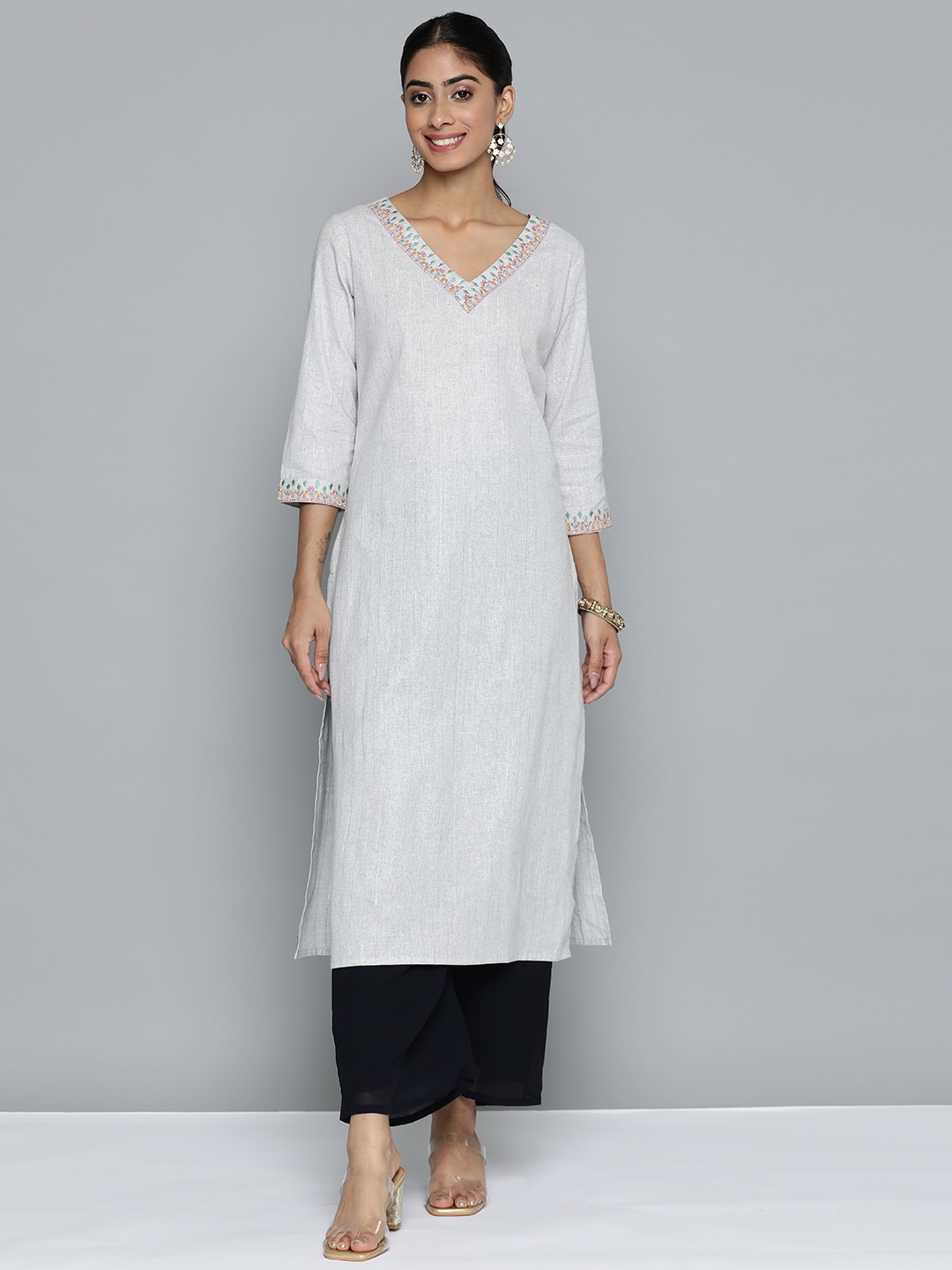 

HERE&NOW Floral Embroidered Thread Work Pure Cotton Kurta, Grey