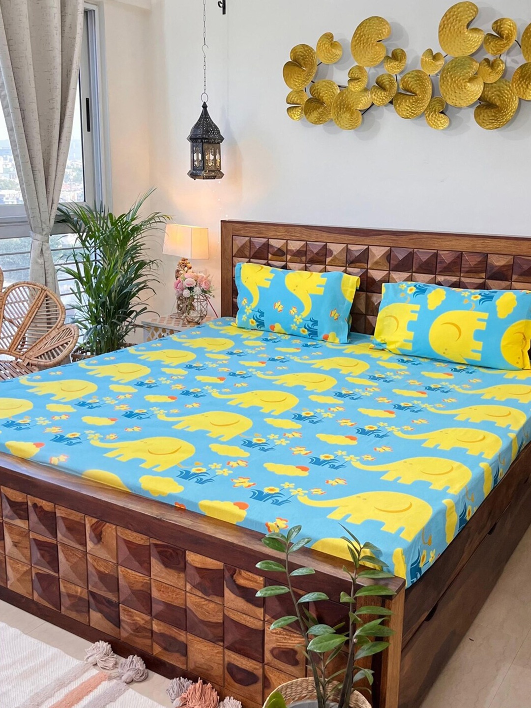 

URBAN SPACE Divine Blue Cartoon Characters 144 TC Cotton Queen Bedsheet & 2 Pillow Covers