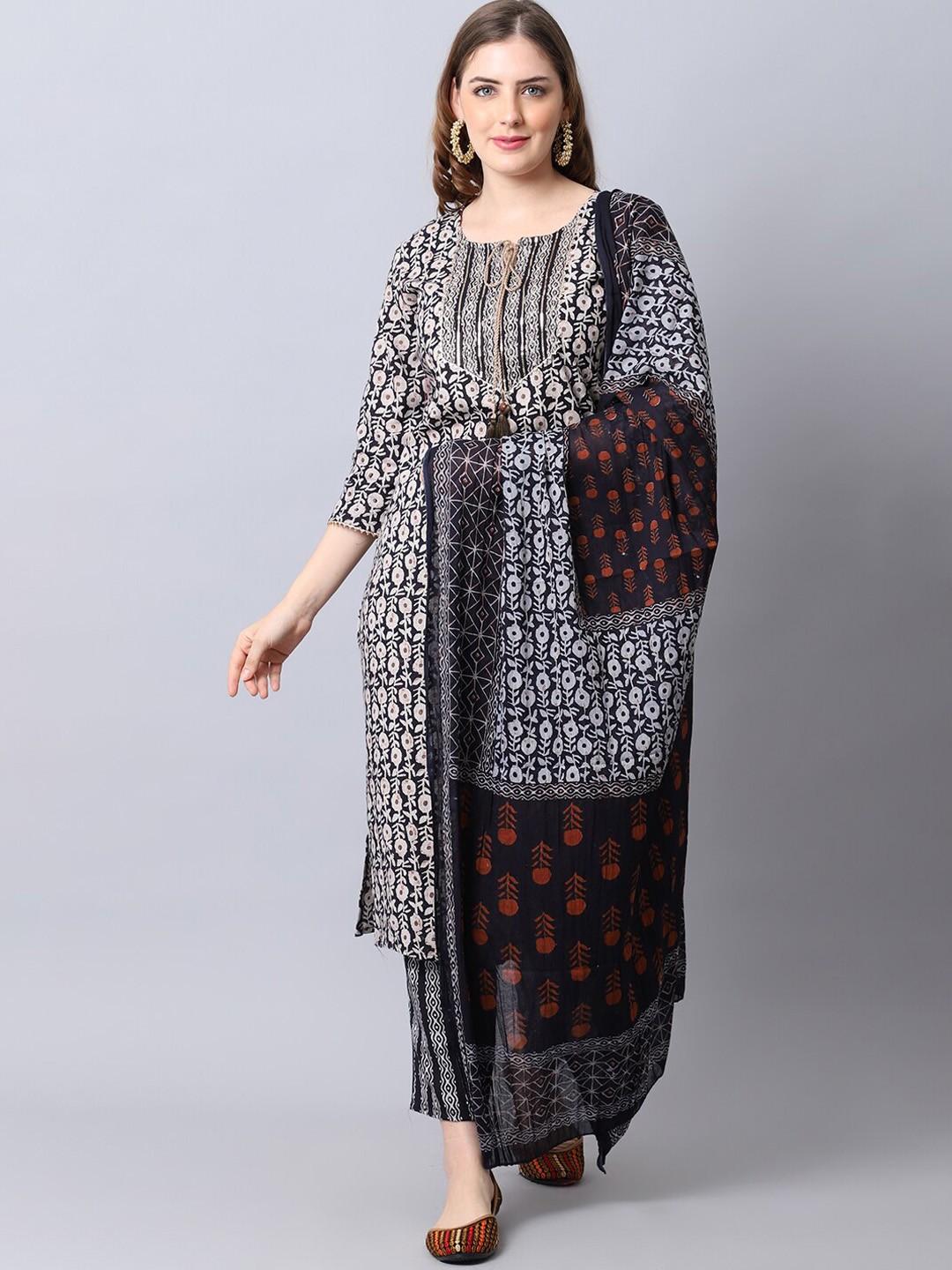 

The Mini NEEDLE Ethnic Motifs Printed Regular Pure Cotton Kurta With Trousers & Dupatta, Black