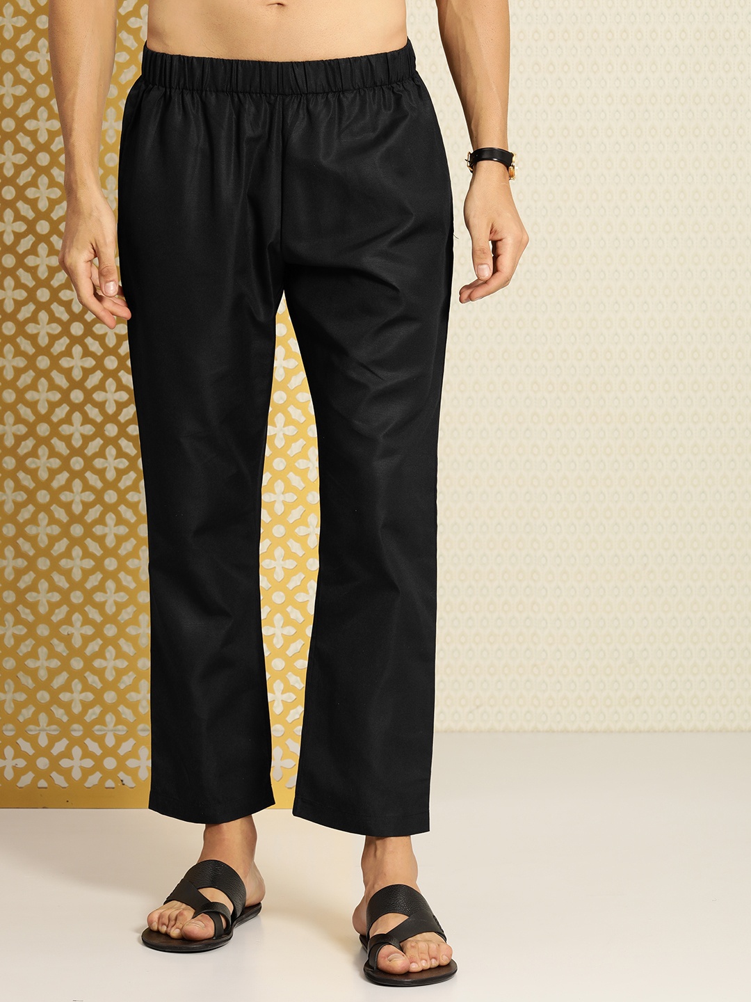 

House of Pataudi Men Solid Mid-Rise Straight Fit Riwayat Pyjamas, Black