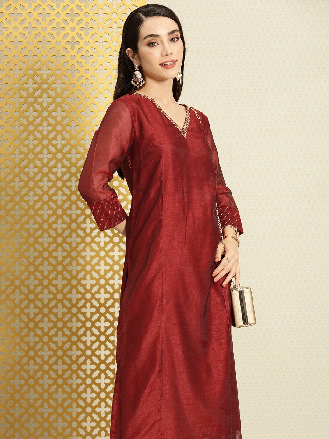 

House of Pataudi V-Neck Zari Detail Embellished Sequinned Straight Jashn Kurta, Red