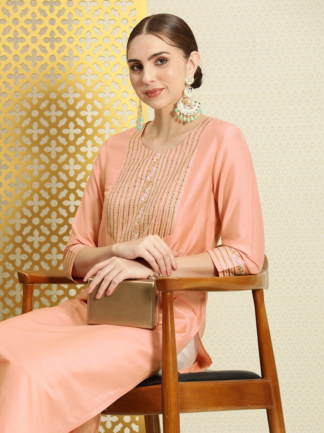 

House of Pataudi Ethnic Motifs Zari Embroidered Straight Jashn Kurta, Peach