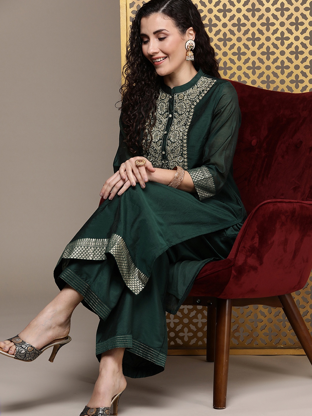 

House of Pataudi Women Jashn Paisley Yoke Design Zari Work Regular Kurta With Palazzos, Green