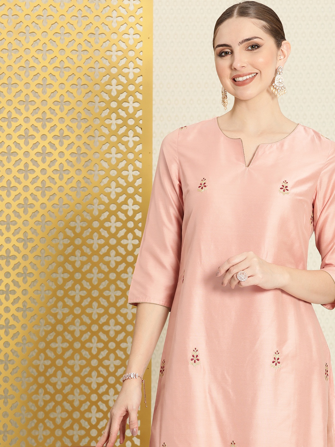 

House of Pataudi Jashn Floral Embroidered Zari Kurta, Pink