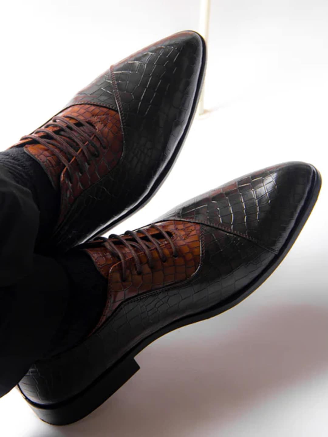 

MONKSTORY Men Pointed Toe Croco Textured Comfort Insole Basics Oxfords, Black