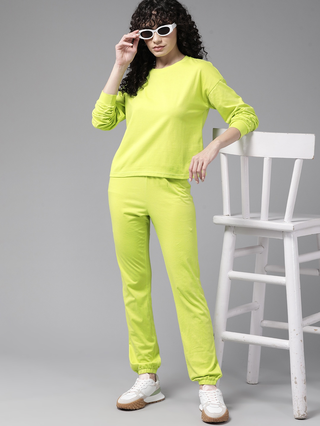 

Roadster Women Sweatshirt & Joggers Set, Lime green