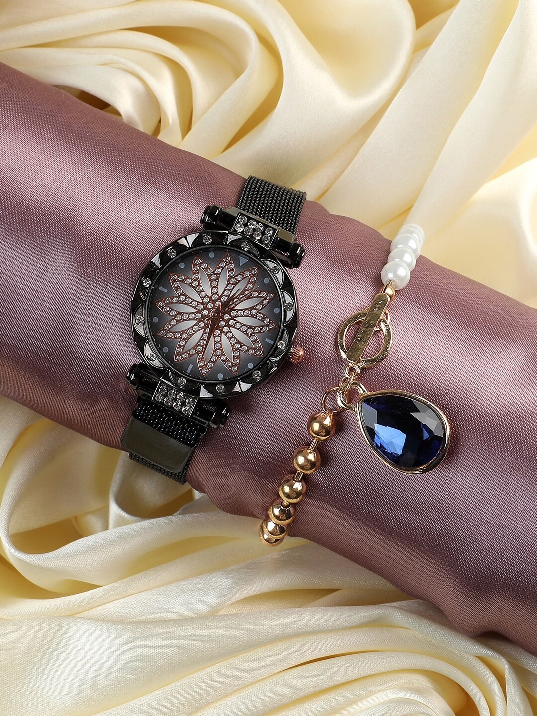 

HAUTE SAUCE by Campus Sutra Women Watch Gift Set SS23_HSWB5080, Black