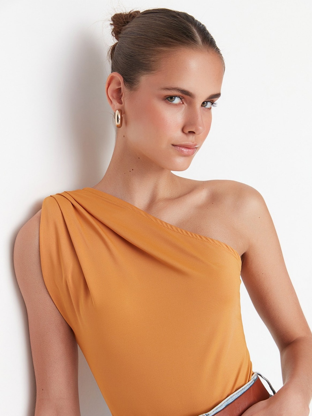 

Trendyol One Shoulder Casual Knitted Top, Camel brown