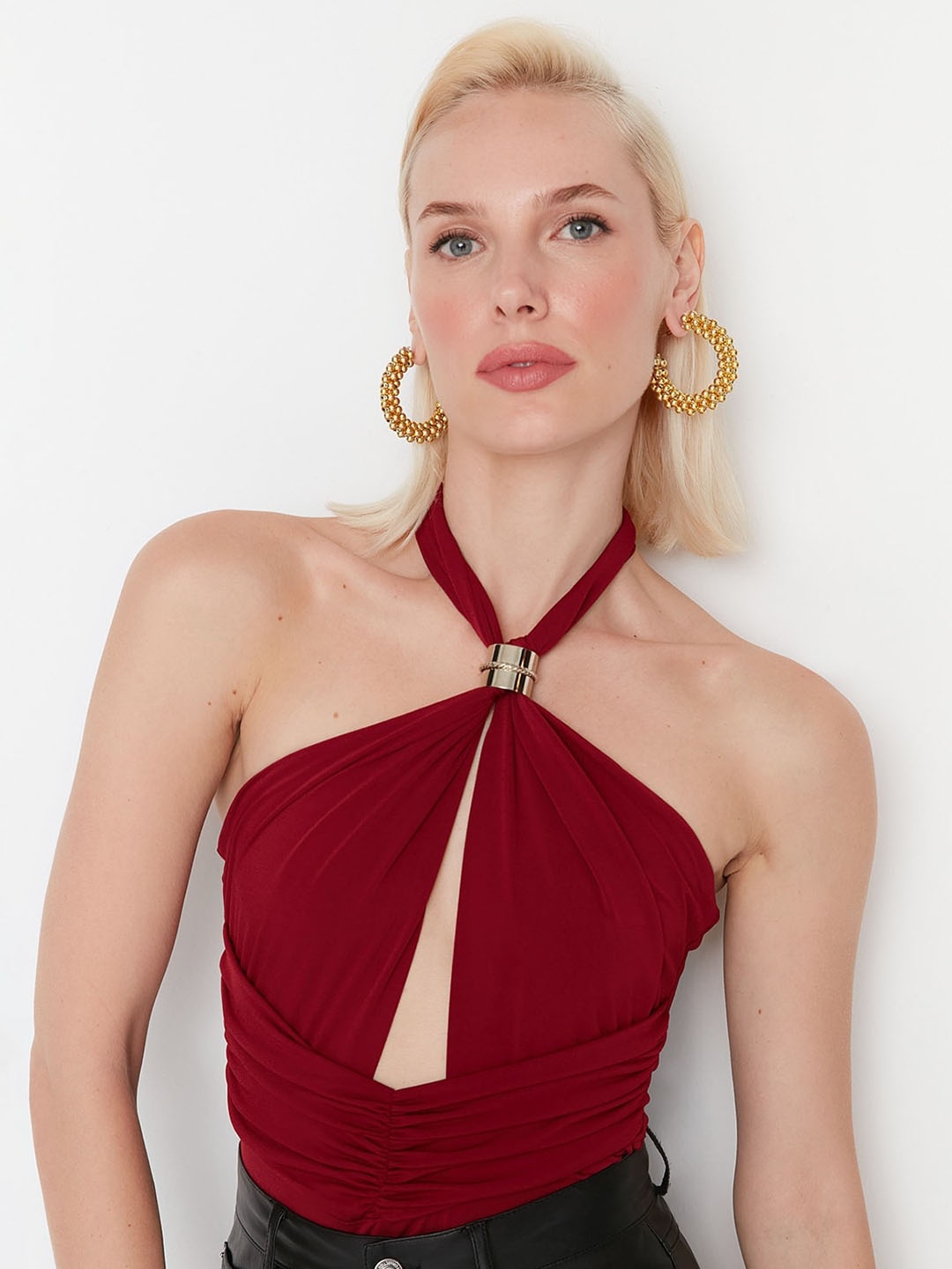 

Trendyol Halter Neck Cut-Out Detail Top, Burgundy