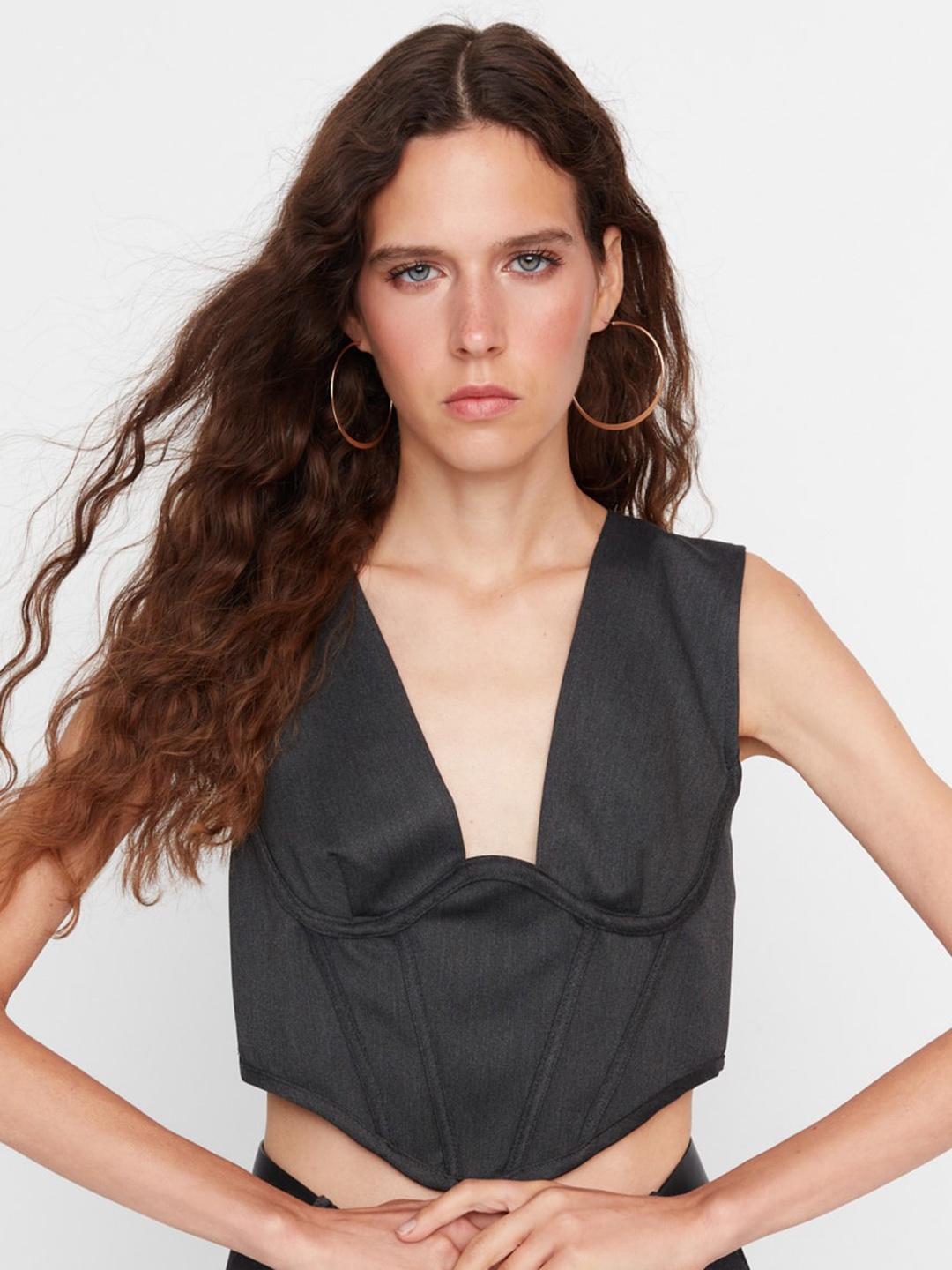 

Trendyol Solid V-Neck Crop Top, Black