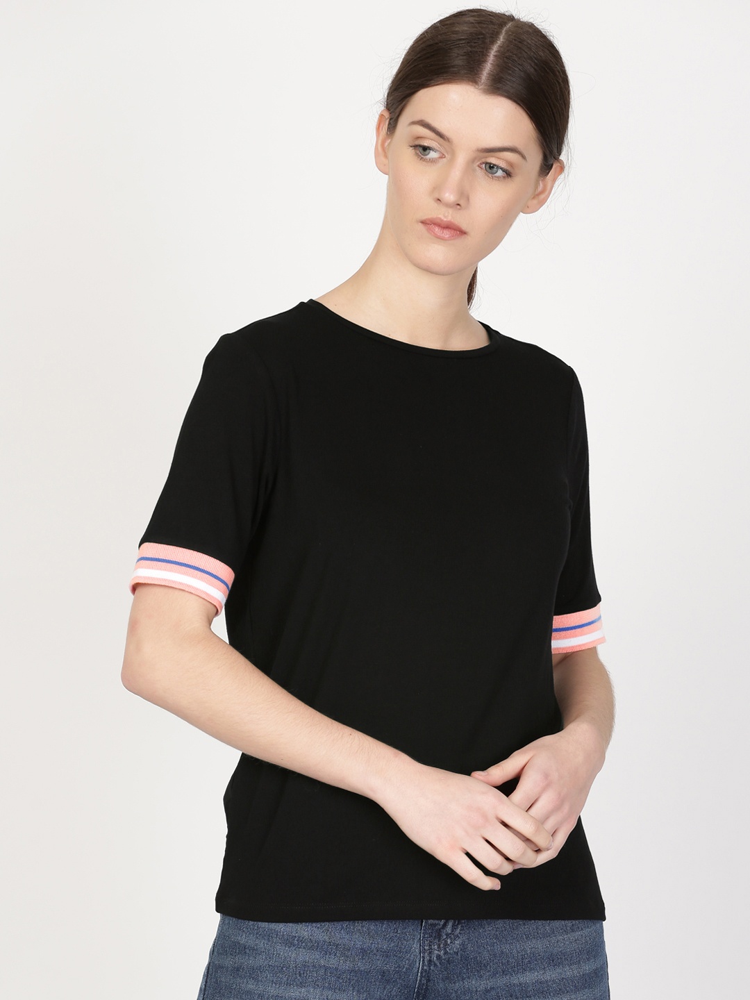 

ether Women Black Solid Round Neck T-shirt With Ribbed Cuffs