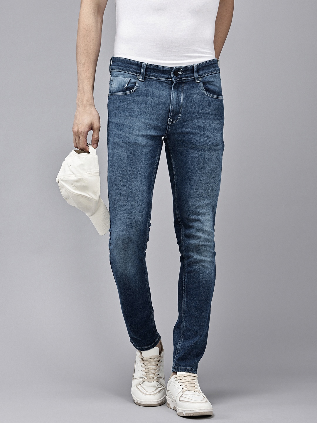 

SPYKAR Men Slim Fit Low-Rise Light Fade Stretchable Jeans, Blue