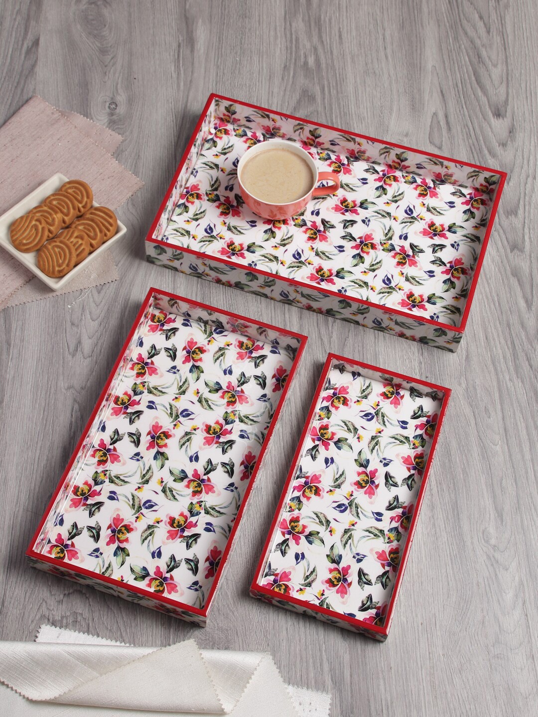 

FABINALIV 3 Pieces White & Brown Floral Printed Wooden Serving Trays