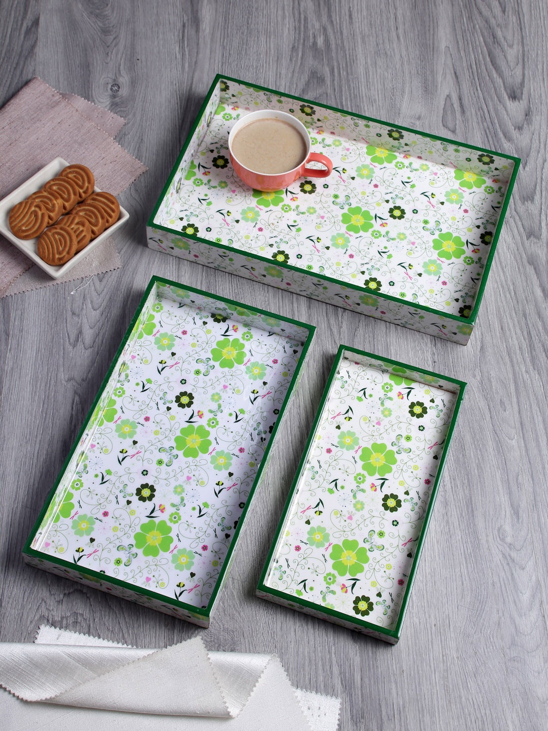 

FABINALIV 3 Pieces Green & White Floral Printed Wooden Serving Tray