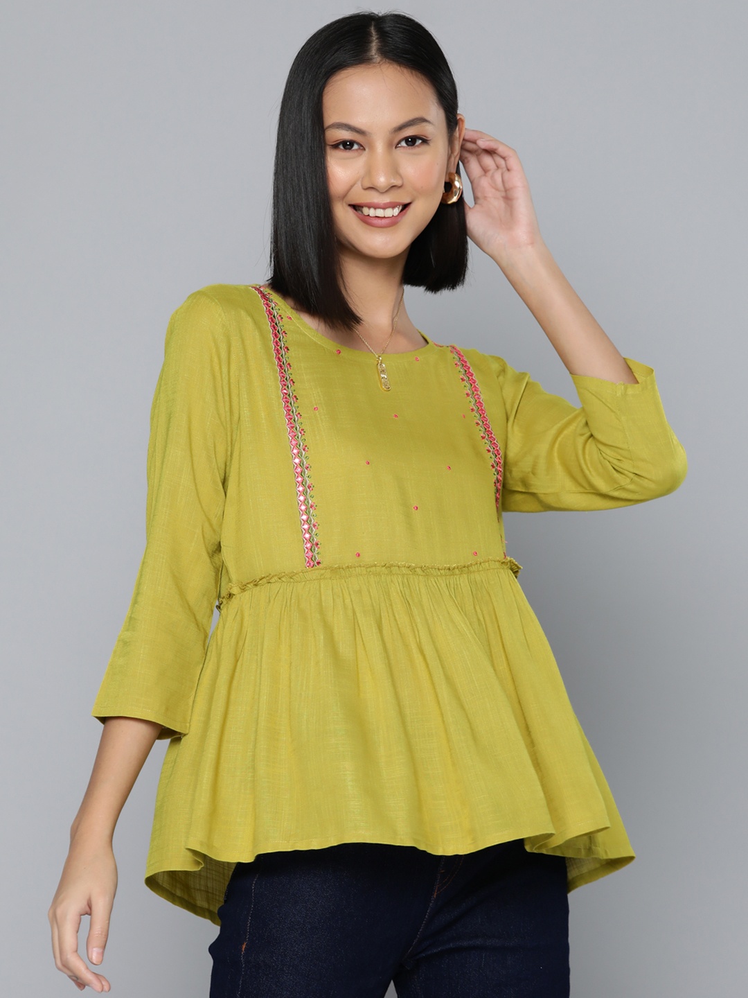 

HERE&NOW Geometric Embroidered Mirror Work Mirror Work Pleated Short Kurti, Green