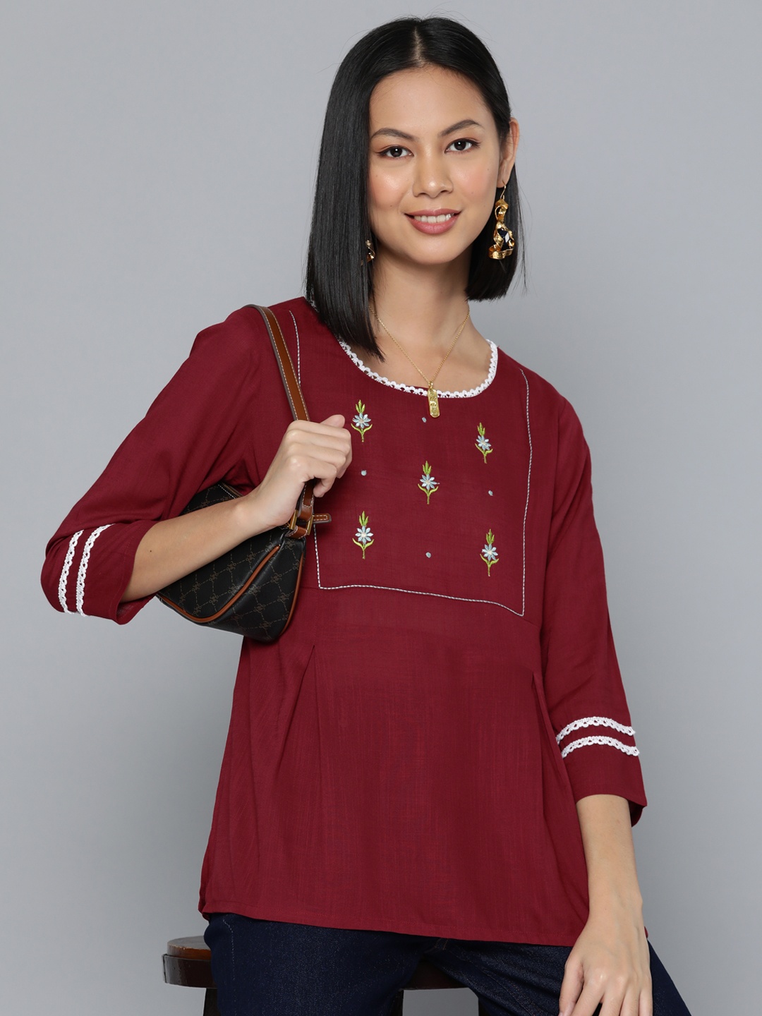 

HERE&NOW Floral Embroidered Kantha Work Kantha Work Pleated Kurti, Maroon