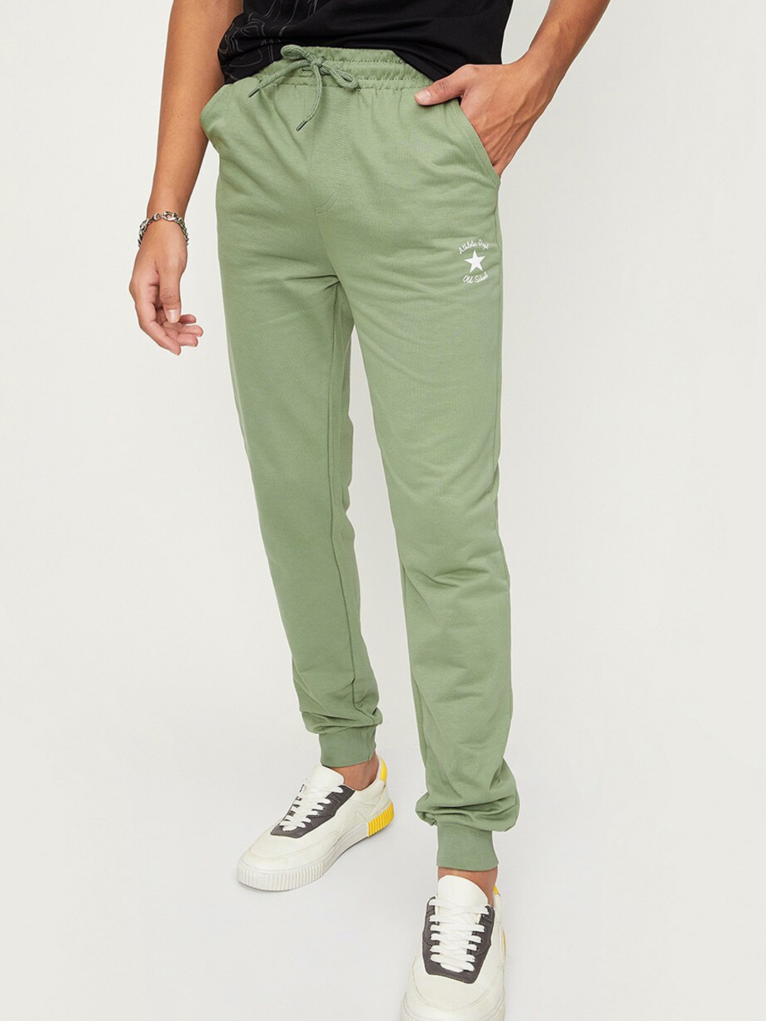 

max Boys Solid Cotton Joggers, Green