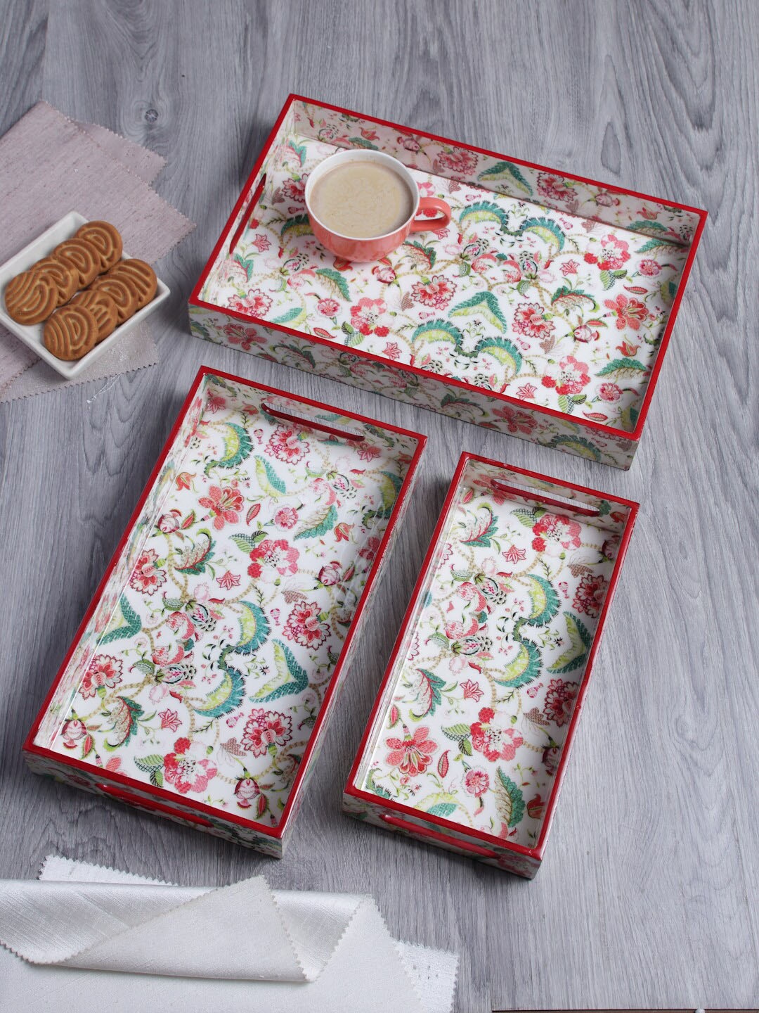 

FABINALIV 3 Pieces White & Brown Floral Printed Wooden Serving Trays